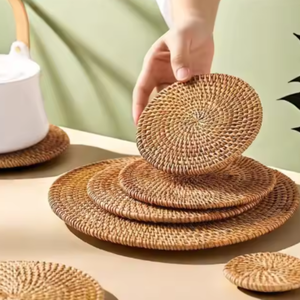 Assiette en bambou et rotin durable, artisanale, en osier naturel, design classique pour la décoration de table, fabriquée au Vietnam - Product Image 3