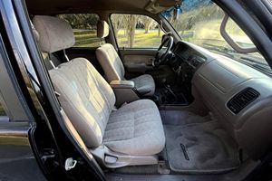 Toyota 4Runner 4x4 de 2000, Usado, Sin Reserva, Transmisión Manual de 5 Velocidades, Mayormente Usado en Clima Cálido, Mayormente Sin Modificaciones - Product Image 5