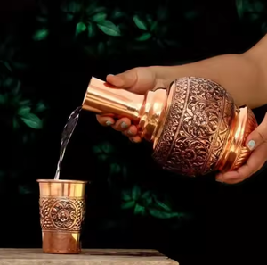 Botella de Agua Ecológica de Cobre Estilo Vintage con Tapa y Acabado Natural para Regalos y Uso Diario - Product Image 3