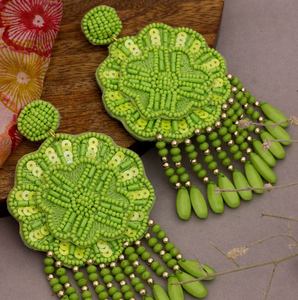 ต่างหูลูกปัดเย็บปักแบบลูกปัดหลากสีตามสั่งสำหรับผู้หญิงเครื่องประดับสำหรับปาร์ตี้ในราคาที่ดีที่สุดต่างหูลูกปัดผลิตในอินเดีย - Product Image 6