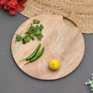 Planche à découper à la mode 2025 forme ronde planche à découper en bois d'acacia avec poignée planche à fromage en résine de cuisine en bois de qualité supérieure - Product Image 6