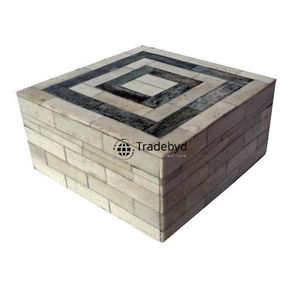 Caja con incrustaciones de resina ecológica hecha a mano con almacenamiento de joyas de atractivo natural para regalos sostenibles de Tradebyd - Product Image 3