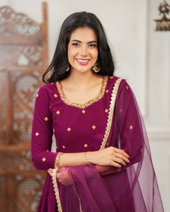 Elegante y Moderno Salwar Kameez de Terciopelo de Invierno de Secado Rápido para Bodas Indias, Ropa Nupcial Pakistaní - Product Image 2