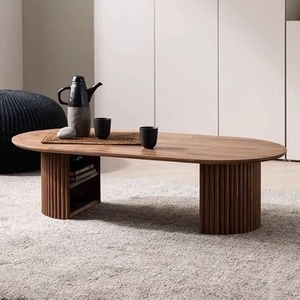 Mesa de centro de madera redonda única hecha a mano, perfecta para decoración de una acogedora sala de estar y un diseño interior contemporáneo para el hogar - Product Image 5