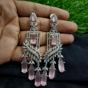 CONJUNTO DE PENDIENTES ESTILO CLÁSICO DE DIAMANTE AMERICANO PARA BODAS CONJUNTO DE PENDIENTES ESTILO CLÁSICO DE MODA PARA MUJER Y NIÑA - Product Image 1