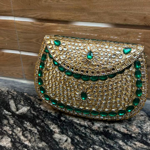 Bolso de mano y bandolera de metal con mosaico, marco cuadrado con piedras, cadenas con diseño de patrón y decoración de perlas, hecho a mano. - Product Image 1