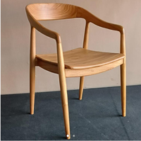 Chaise de salle à manger en bois élégante et minimaliste au design épuré pour la maison, l'hôtel, l'appartement et la villa