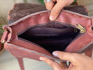 กระเป๋าสะพายคาดลำตัวทำจากหนังแท้,กระเป๋าสะพายไหล่แบบปักลายไม่ซ้ำใครกระเป๋าคาดตัวสไตล์ Boho Banjara - Product Image 6