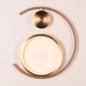 Lampe murale en métal simple, élégante et luxueuse, design attrayant pour la maison, les hôtels, les restaurants, lampe murale avec faible MOQ, vente en gros - Product Image 1