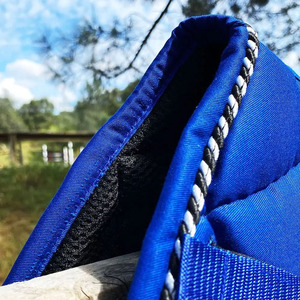 Tapis de selle écologique en tissu recyclé, durable, pour l'équitation, avec traitement antibactérien pour le soin des chevaux - Product Image 5