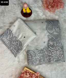 Dernières femmes portent des pièces de blouse de travail fantaisie en soie organza avec satin Banglory en soie avec broderie pour femmes Saree - Product Image 4