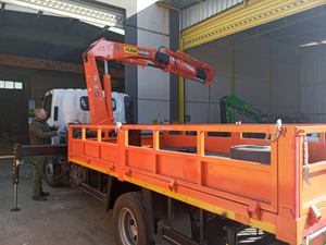 Construction se pliante de lumière de grue de ramassage hydraulique de boom d'articulation de grue montée par camion capacité de charge élevée de 4 tonnes - Product Image 3