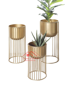 2025 Accessoires de décoration d'hôtel à la maison de conception italienne de finition dorée métallique au prix de gros - Product Image 1