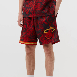 Pantalones cortos de gimnasio de poliéster de secado rápido con estampado de logotipo personalizado para hombre, ropa deportiva de talla grande para entrenamiento al aire libre, correr, baloncesto, entrenamiento deportivo - Product Image 3