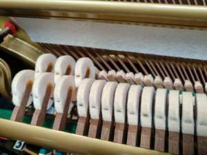 Piano Vertical Yamaha US7X Negro para Músicos Profesionales, Piano Japonés de Segunda Mano, Madera Sólida, 88 Teclas, US US-7X US - Product Image 4