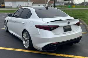 A-lfa Romeo Giulia Quadrifoglio NRING Edition 2018 soigneusement utilisé - Product Image 2