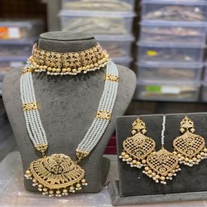 Collier de mariée traditionnel Jadau Rani élégant ensemble de bijoux ethniques plaqué or collier Long tour de cou Maang Tikka boucles d'oreilles - Product Image 1