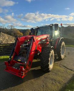 Nouveau tracteur Massey Ferguson MF385 4x4 à moteur diesel. - Product Image 4