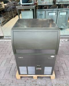 Máquina de Hielo Comercial de Acero Inoxidable, Económica y Portátil, Produce 68 kg/24h, Equipo para Bebidas Frías para Restaurantes y Bares - Product Image 2