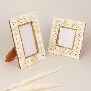 Cadre photo en bois élégant avec incrustations d'os, bois d'acacia naturel, bois de manguier - Product Image 3