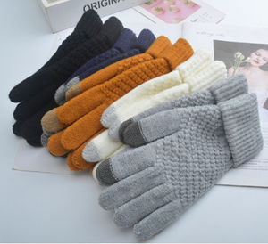 ถุงมืออะคริลิกแบบกำหนดเอง ลายแจ็คการ์ด สำหรับทุกเพศ อุ่นสบายในฤดูหนาว เหมาะสำหรับกิจกรรมกลางแจ้ง ปั่นจักรยาน - Product Image 3