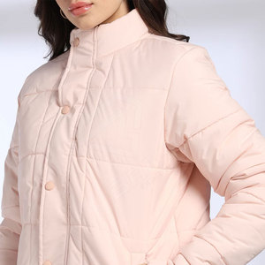 Chaqueta acolchada de alta calidad para mujer, chaqueta acolchada con cierre de cremallera impermeable para exteriores de invierno de nuevo estilo personalizado de fábrica - Product Image 6
