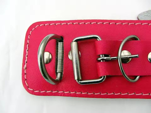 Sangle de cheville en cuir noir rembourré pour câble de gymnastique Protection professionnelle Imperméable Fitness Training Low quantité minimale de commande Best - Product Image 3