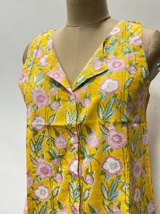 Camisetas sin mangas de algodón cortas con estampado floral y cuello en V para mujer, estilo japonés, look de verano, estampado en bloques, en stock, ecológicas - Product Image 3