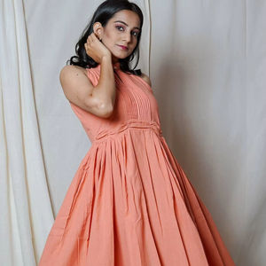 ชุดเดรสผ้าฝ้ายแท้ ดีไซน์สวยเก๋ สไตล์ตรงยาวแบบแม็กซี่ เหมาะสำหรับงานปาร์ตี้ริมชายหาด งานวันเกิด หรือเป็นของขวัญ  ลายเรียบ - Product Image 1