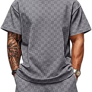 Conjunto de 2 Piezas para Hombre, Estilo Casual de Verano, Camisa de Manga Corta y Pantalones Cortos de Terciopelo con Textura Geométrica - Product Image 1