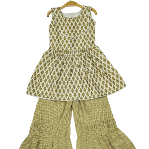 Conjunto de Kurti Sharara con Peplum Verde Oliva de Shoryam Fashion para Niñas |   Traje Tradicional Indio para Niños, para Fiestas y Bodas - Product Image 1