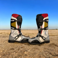 Chaussures de moto en cuir véritable pour hommes, style course d'aventure, avec semelle intérieure, bottes de motard de vitesse, bout carré, fermeture éclair à bouton, imperméables, vente en gros