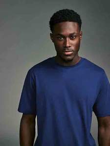 T-shirt classique pour hommes Fournisseur de streetwear Mode décontractée personnalisée pour un usage quotidien Salon Gym Voyage Vêtements confortables en vrac - Product Image 4