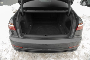 Oferta Exclusiva: Sedán de Lujo A8 Usado 2022-2024 - Tecnología de Vanguardia, Comodidades Premium y Rendimiento Impresionante - Product Image 3