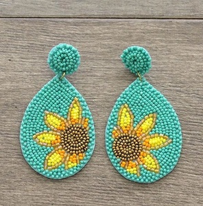 Pendientes de Bordado con Cuentas Más Vendidos, Joyería de Moda Colorida Hecha a Mano para Mujer, Disponible a Precio Directo de Fábrica - Product Image 1