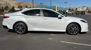 Camry XLE Sedán 2025 USADO con Bajo Kilometraje, Construcción de Plástico y Acero de Grado Industrial, Personalizable ODM, LISTO PARA ENVIAR - Product Image 6