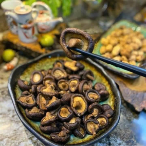 HOT SALE CRISPY SHIITAKE <b>MUSHROOM</b> SNACK BULK PACKAGING AVAILABLE - Product Image 2