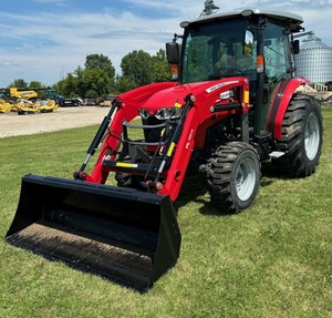 รถแทรกเตอร์ล้อแม็กซ์ Massey Ferguson 2850M MFWD ปี 2024 พร้อมห้องโดยสาร ยางหน้าขนาด F10-16.5NHS เกียร์อัตโนมัติ ปั๊มเกียร์ แกนเครื่องยนต์ รวมอยู่ในชุด - Product Image 6