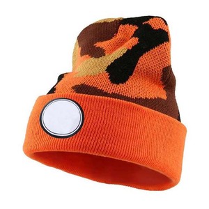 Bonnets Casquettes avec Écusson Personnalisé OEM Acrylique Vente en Gros Bonnets Tricotés Hiver Chapeaux Hommes Femmes Camouflage Conception Sports Plein Air Unisexe - Product Image 1