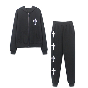 ชุดวอร์มผู้ชายประดับเพชรเทียม ขายดี ราคาถูก รับผลิตตามสั่ง ราคาขายส่ง ชุดวอร์มผู้ชายประดับเพชรเทียม ผ้าฝ้าย 100% - Product Image 1