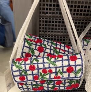 Pochette à monnaie douce faite à la main avec broderie sac à main compact perlé pour filles sac à main perlé par mohsin artisanat - Product Image 2