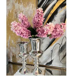 Jarrón de metal inspirado en la lámpara en elegante acabado dorado, perfecto para la decoración moderna del hogar y elegantes arreglos florales de La India - Product Image 1
