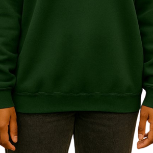 Sweat-shirt à col rond personnalisé AKA en sergé vert forêt avec lettres grecques en sergé rose, pull en molleton pour sororité - Product Image 3