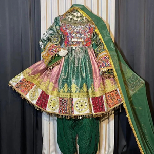Robe Kuchi Afghane Traditionnelle Avec Broderie Multicolore Travail Miroir Lourd Jupe Complète Tissu Vert Et Rose Avec Large - Product Image 1