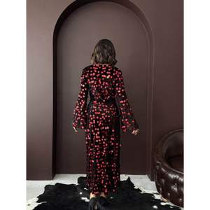 กระโปรงกำมะหยี่ปักเลื่อมสำหรับผู้หญิง ขายส่ง ดีไซน์หรูหราและทันสมัย - Product Image 4