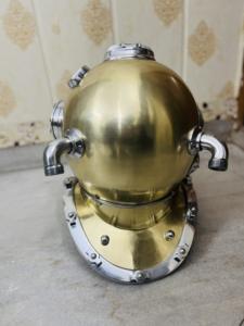 Casque de plongée vintage en laiton, objet décoratif |   Casque de plongée antique pour les profondeurs marines - Product Image 4