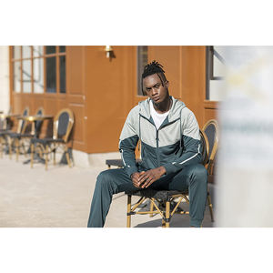 Ropa de entrenamiento informal de invierno deportiva ligera y de alta calidad para hombre, conjuntos de logotipo personalizado transpirable de talla XL a la venta. - Product Image 4