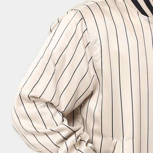 Chaqueta de satén de béisbol impermeable bordada personalizada 100% poliéster chaquetas Varsity de satén de béisbol personalizadas para hombres - Product Image 6