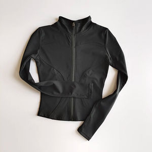 Veste de yoga pour femmes sur mesure en gros OEM, de qualité supérieure, avec un design personnalisé et un logo imprimé, séchage rapide, veste de yoga pour la salle de sport - Product Image 1