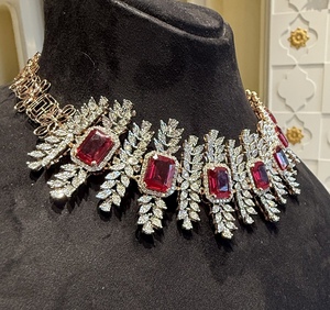 ชุดสร้อยคอเพชรสีทอง14K และ18K สุดหรูคอลเลกชั่นเก๋รวมถึงเครื่องประดับเพชรสุดชิค